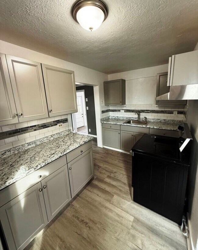 Foto del edificio - 775 Melrose Ave