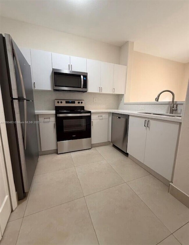 Foto del edificio - 1661 SE 29th Ct