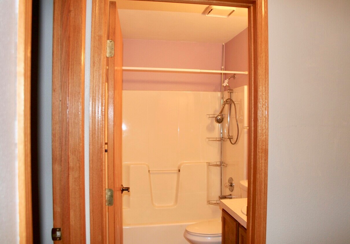 Primary Photo - 1610 Cattail Dr