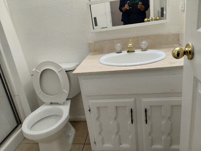 Foto del edificio - 12612 Copper Ave NE