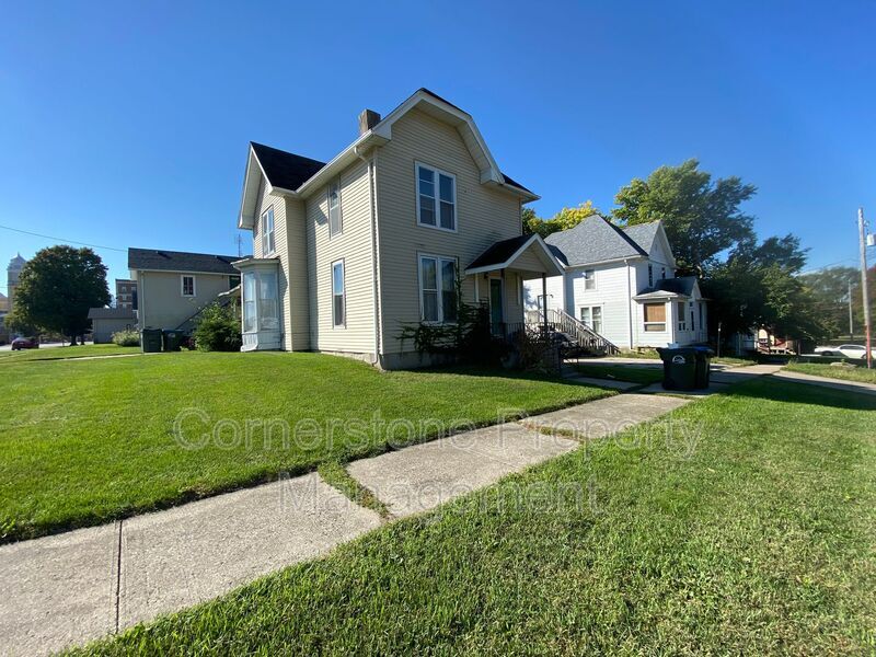 Primary Photo - 927 3rd Ave N