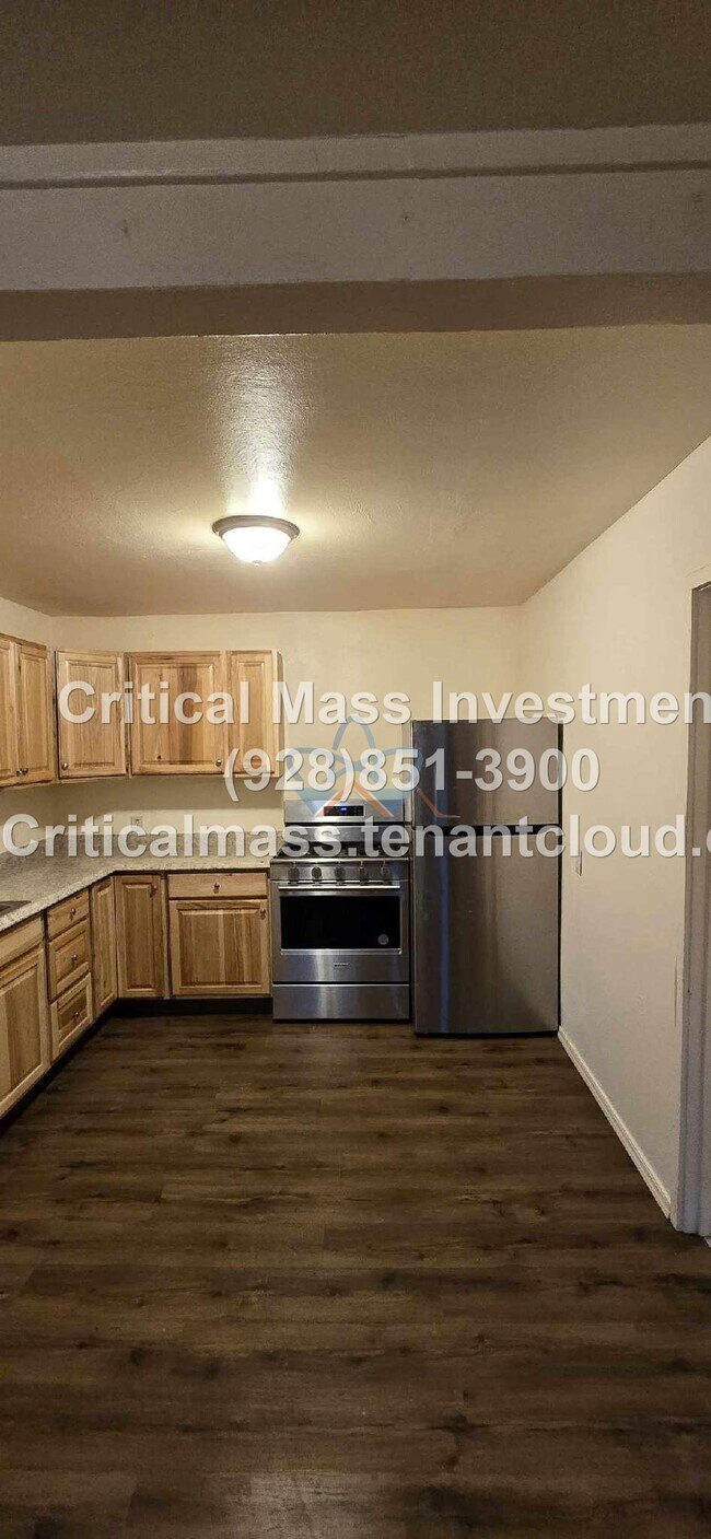 Foto del edificio - 405 W Oak St