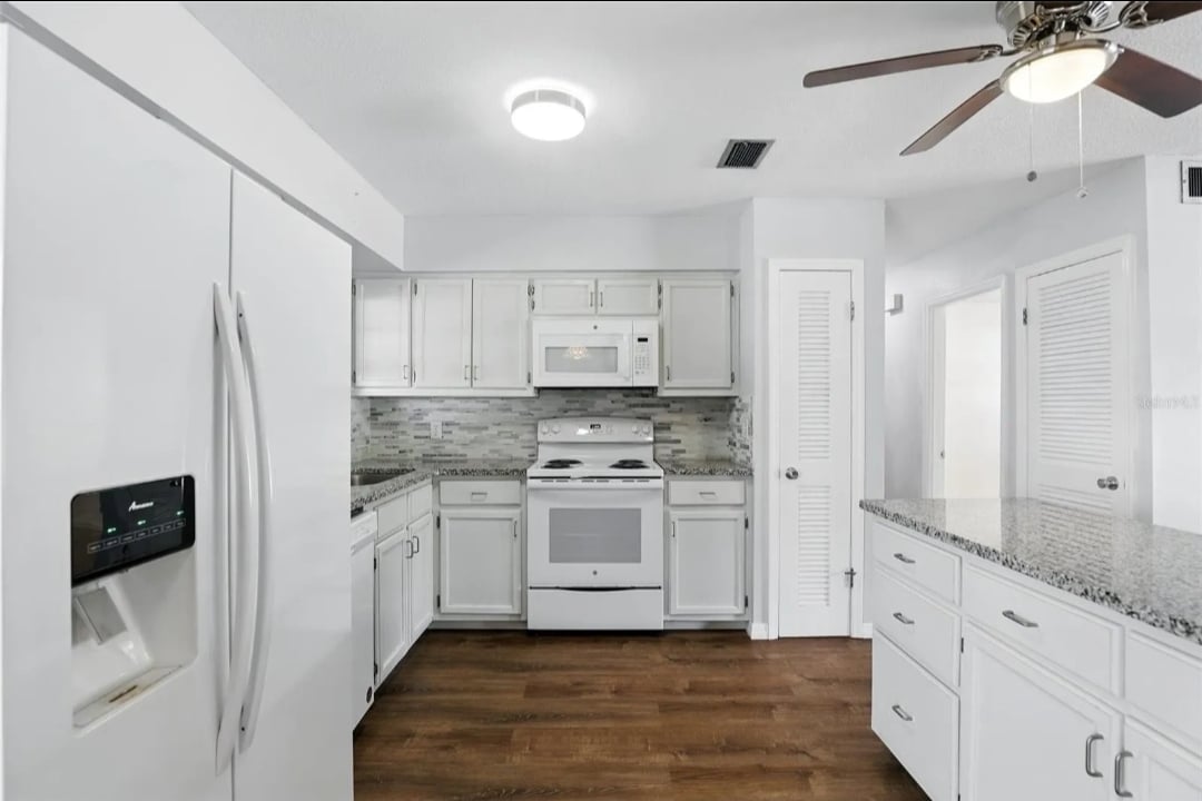 Primary Photo - 17 W Nightingale St