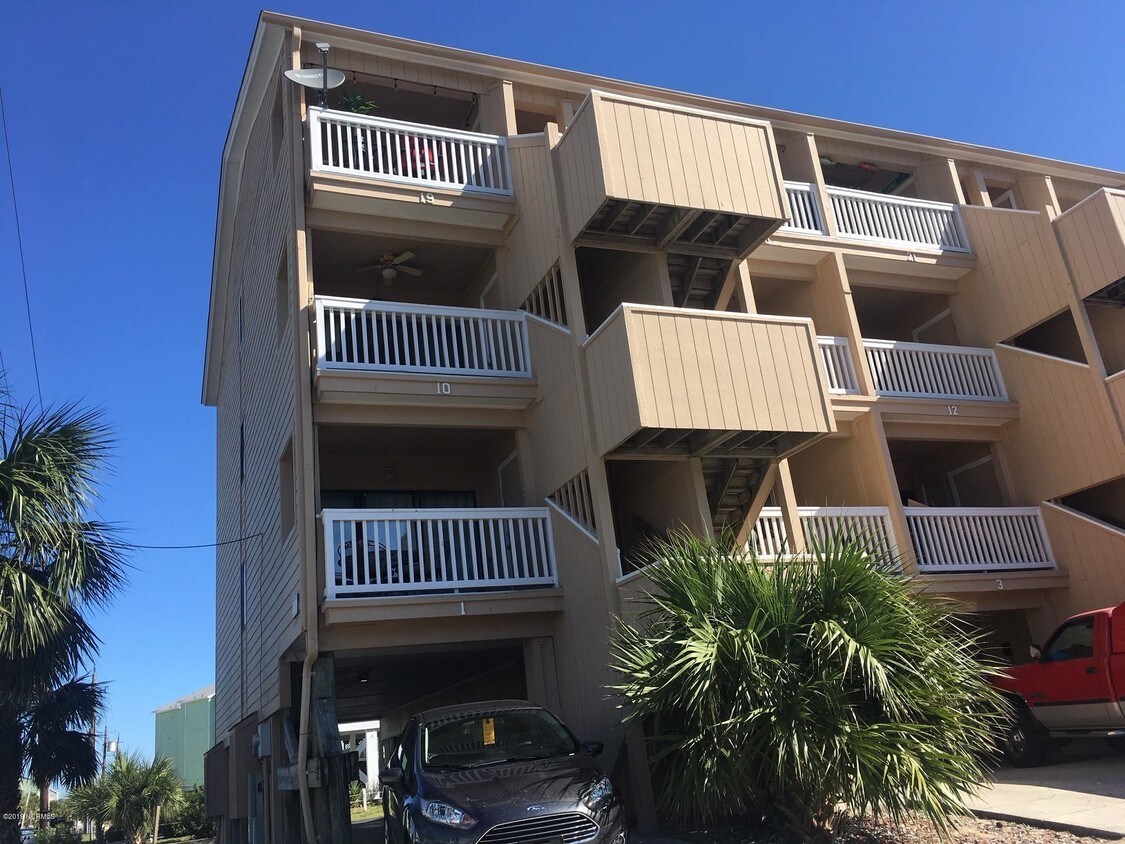 1600 Canal Dr Unit A19, Carolina Beach, NC 28428 Condo for Rent in