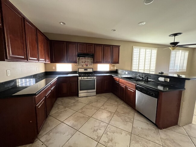 Building Photo - 50342 San Capistrano Dr