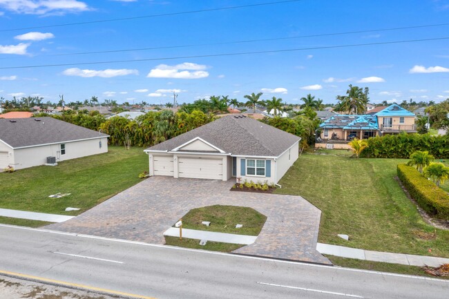 Building Photo - 1903 Cape Coral Pky W