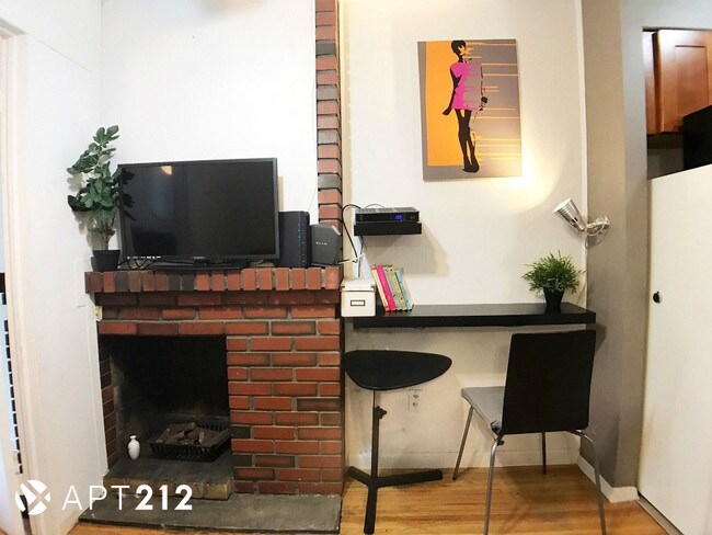 Building Photo - 335 E 33rd St