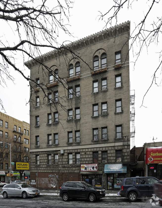 Foto del edificio - 150 E 188th St