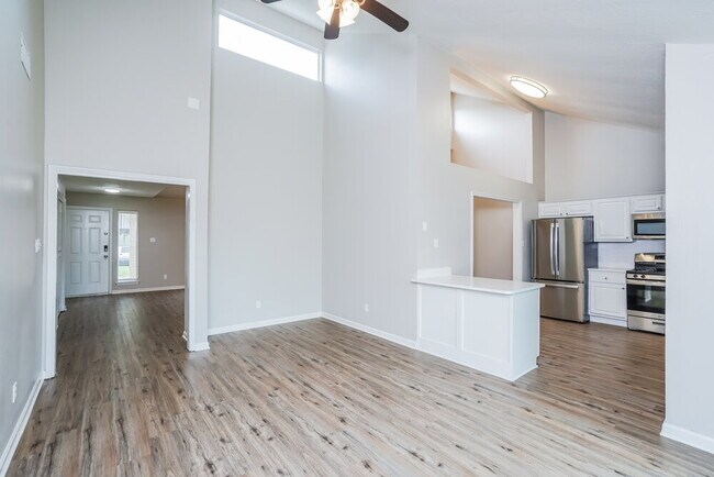 Building Photo - 910 Companion Dr