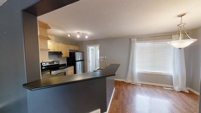 Building Photo - 232 Pinnacle Dr