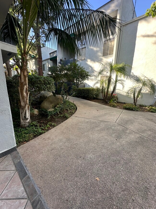 Foto del edificio - 18645 Hatteras St