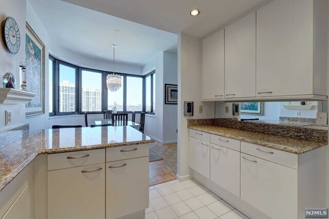 Foto del edificio - 100 Carlyle Dr