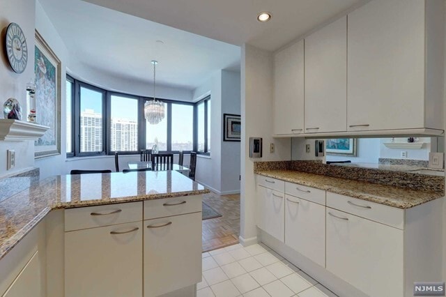 Building Photo - 100 Carlyle Dr