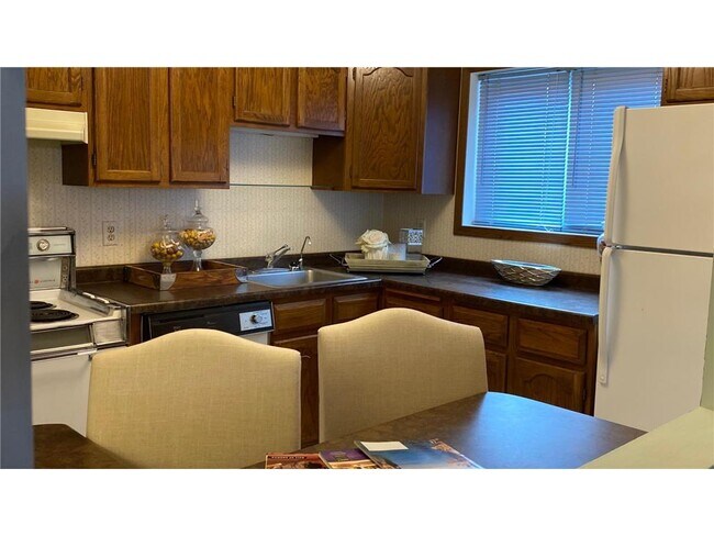 Foto del edificio - 350 Ford Rd