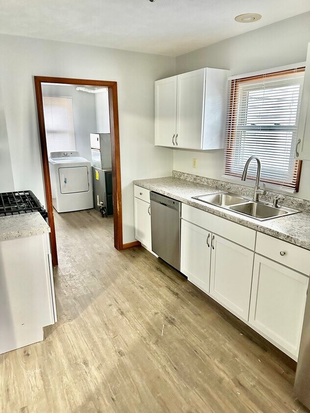 Primary Photo - Charming 3 Bedroom 1.5 bath in Portage
