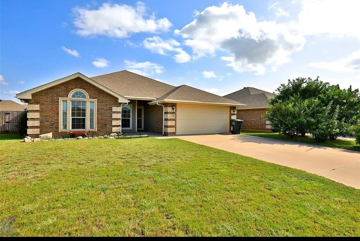 233 Sugar Berry Ave, Abilene, TX 79602 House for Rent in Abilene, TX