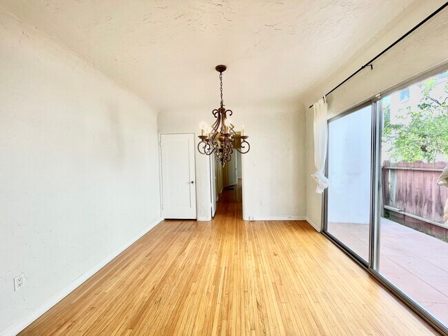 Building Photo - 229 N Swall Dr