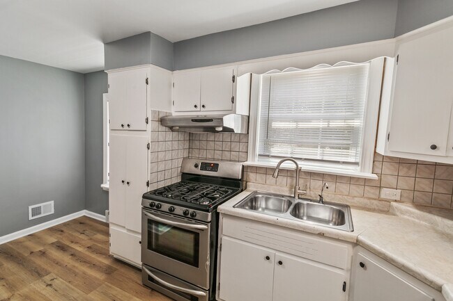 Foto del edificio - 14336 Harrison Ave