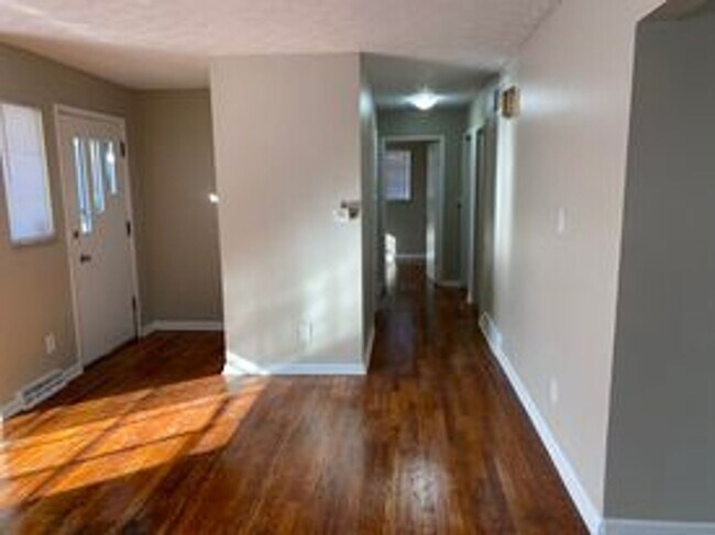 Foto del edificio - Cozy 3 Bedroom Ranch w/full basement