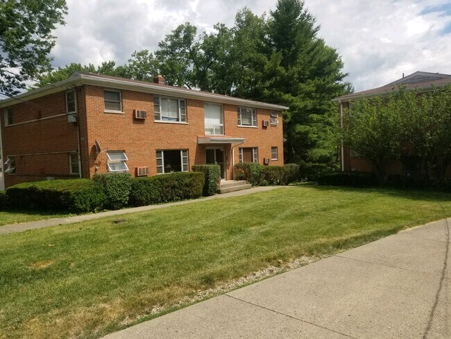 Building Photo - 6253 Beechcrest Pl