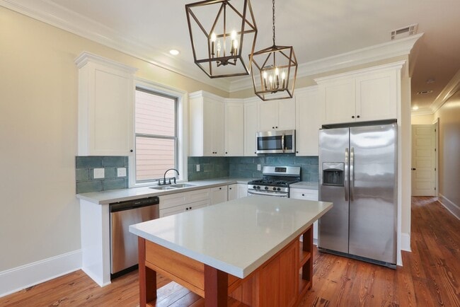 Photo - 1809 Laharpe St Apartment