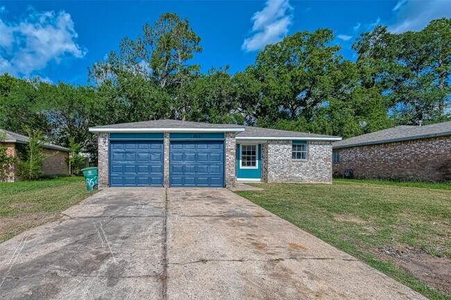 Foto del edificio - 8623 Valley Forest Dr