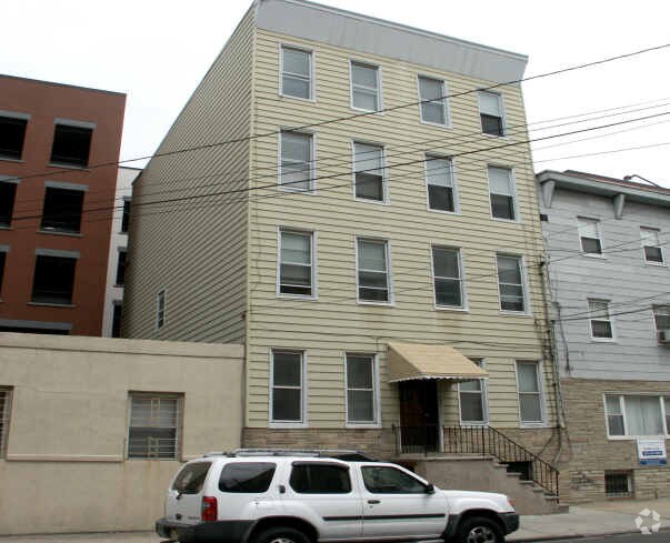 Building Photo - 2006 - 358 3rd St