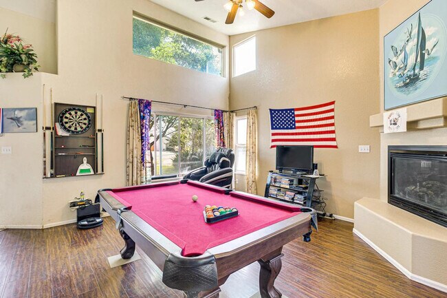 Foto del edificio - 367 N Lake Ct