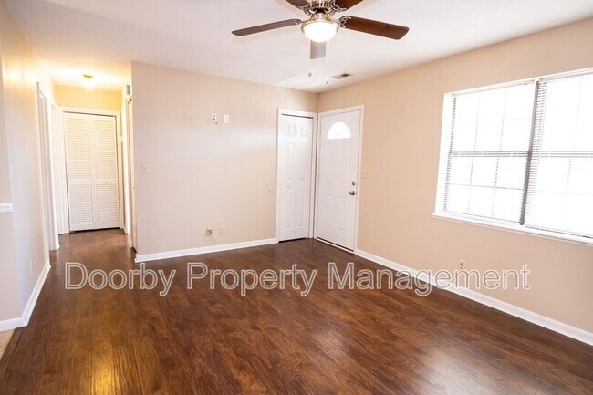 Foto del edificio - 303 Withrow Rd