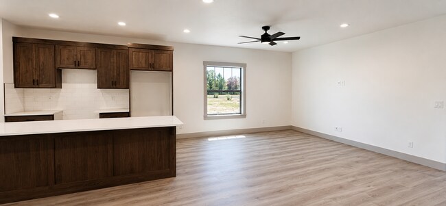 Building Photo - 654 N 3511 E