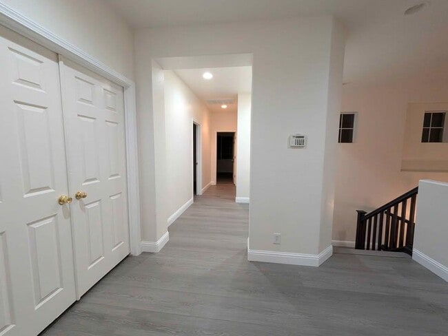 Building Photo - 1901 Oregano Way