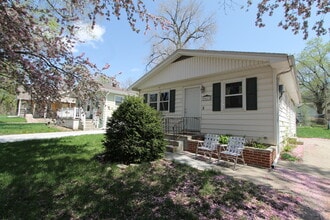 Building Photo - 5613 S 51st St