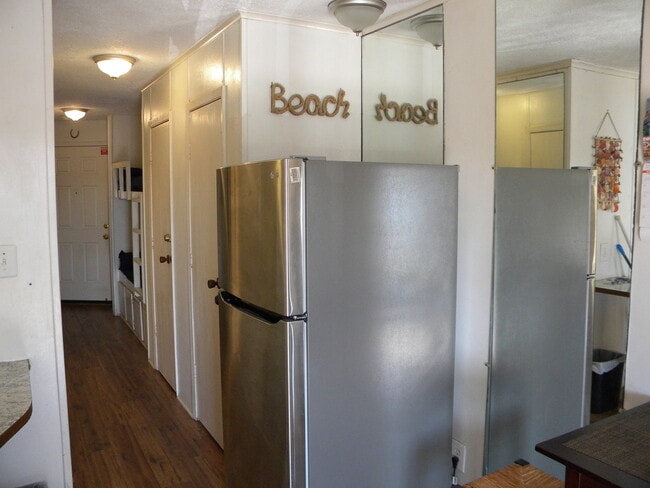 Building Photo - 3938 Surfside Blvd