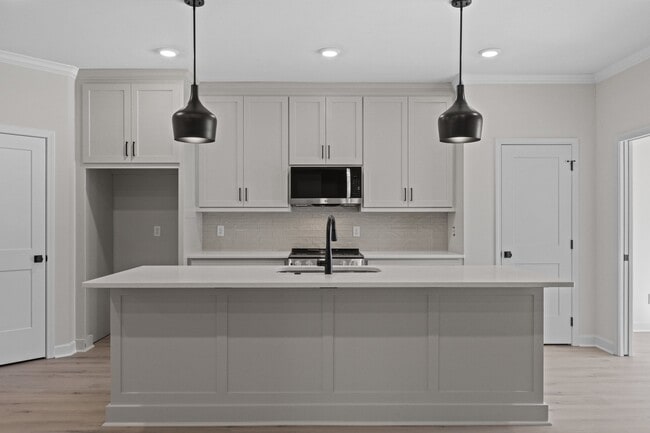 Building Photo - 107 Edgewood Cir