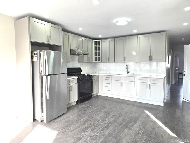 Foto del edificio - 87-37 132nd St