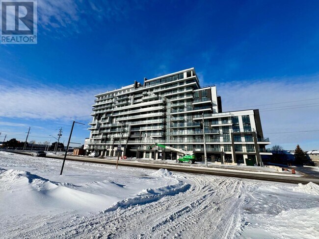 Building Photo - 461 Green Rd