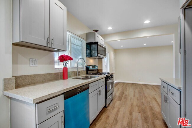 Foto del edificio - 1404 Hollister St
