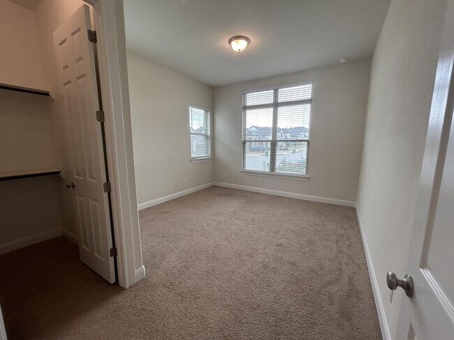 Foto del edificio - 3005 Zelma Dr