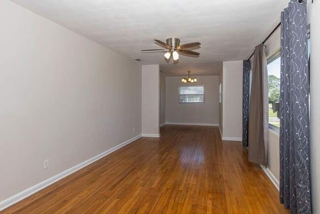 Foto del edificio - 3/1.5 house in Sunshine Gardens