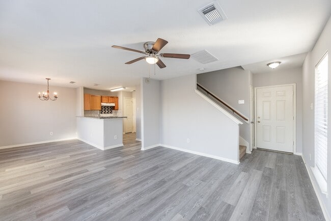 Building Photo - 727 Richview Dr