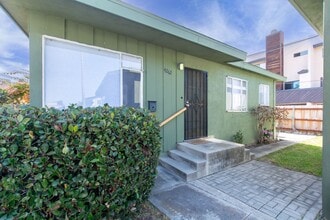 Building Photo - 4262 Kendall St