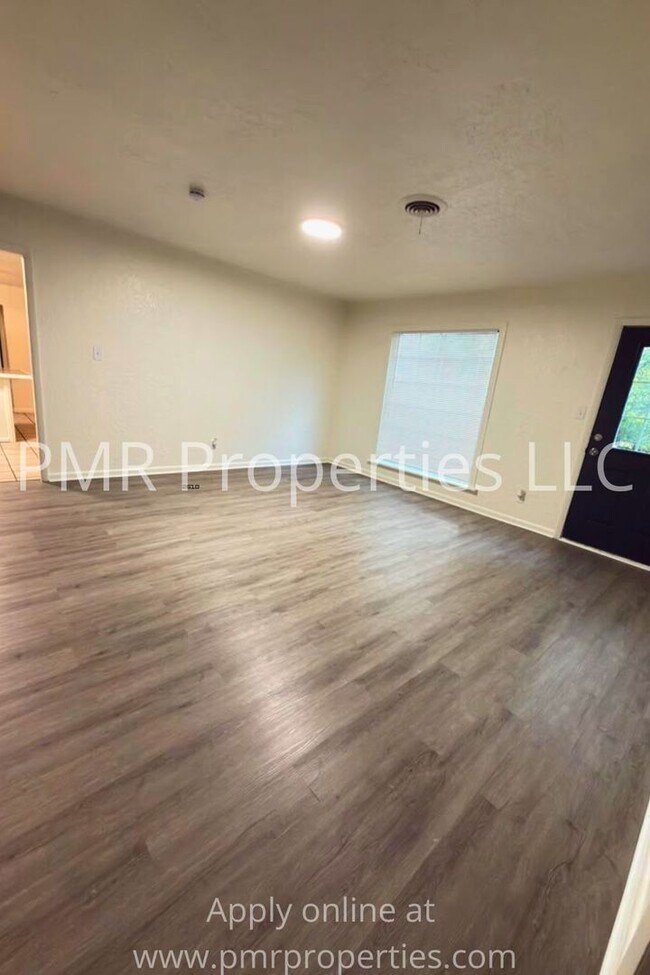 Foto del edificio - 4 Bedrooms / 2 Bathrooms House