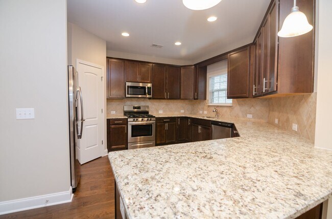 Building Photo - 2045 Moultrie Cir