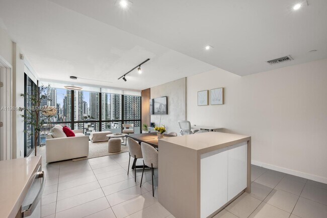 Building Photo - 1600 NE 1st Ave