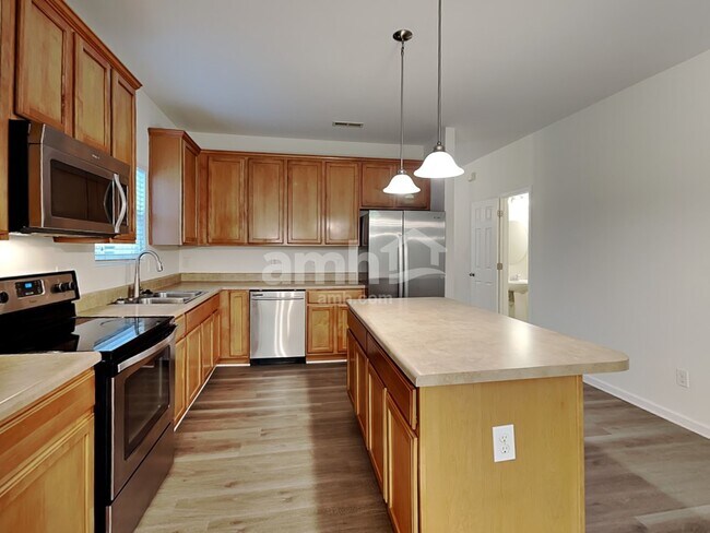Building Photo - 817 Redland Dr