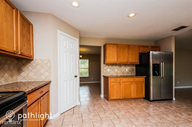 Building Photo - 4 br, 3 bath House - 1896 Ridge Valley Str...
