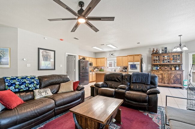 Foto del edificio - 5806 Chuckwagon Cir
