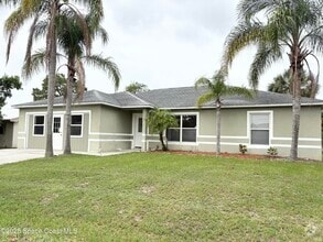 Building Photo - 1565 Emerson Dr SE