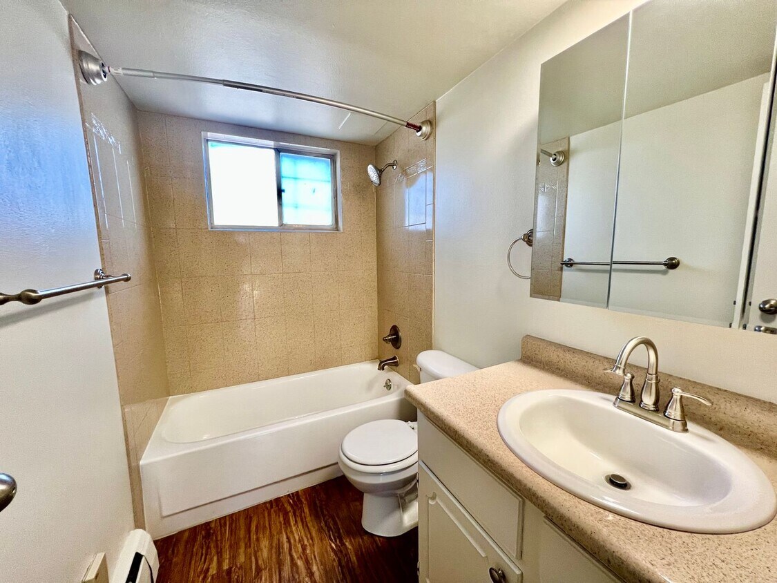 Building Photo - Available Now! Amazing Ground Level Studio Near Sloan's Lake