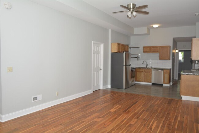 Building Photo - Move in NOW!!!